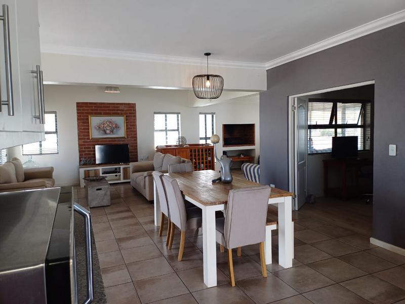 3 Bedroom Property for Sale in Britannia Bay Western Cape